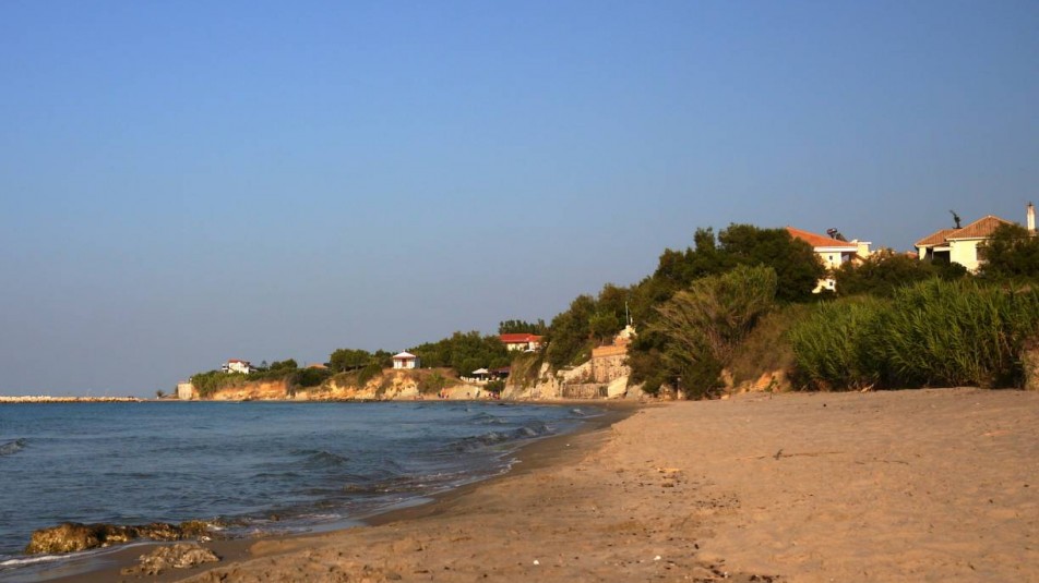 Psarou Beach